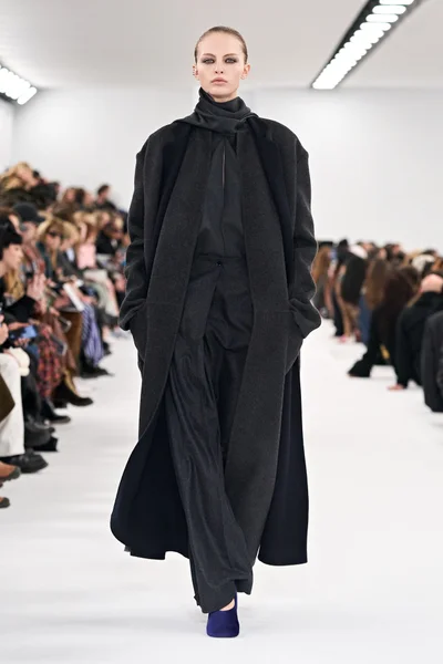 Look 24